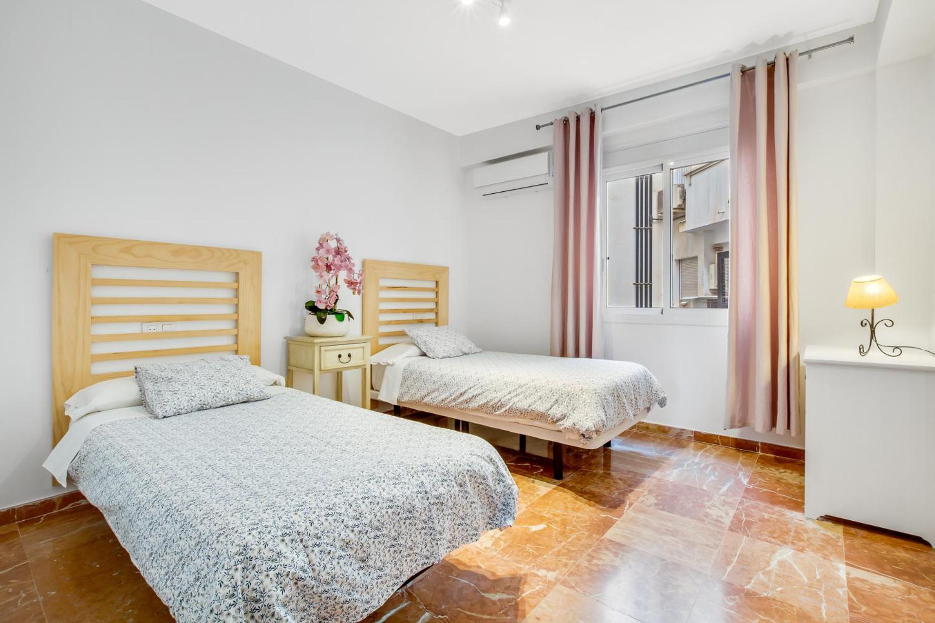 Apt Alameda De Colon Solo Familias Màlaga Exteriér fotografie