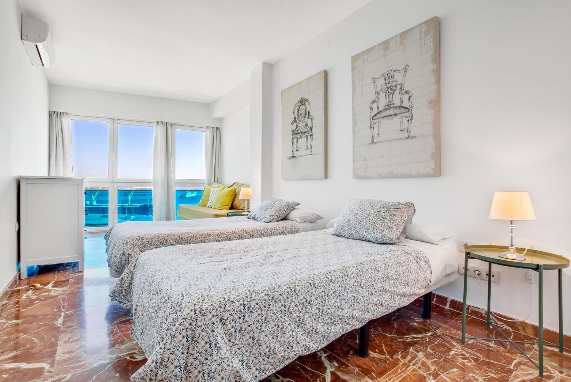 Apt Alameda De Colon Solo Familias Màlaga Exteriér fotografie